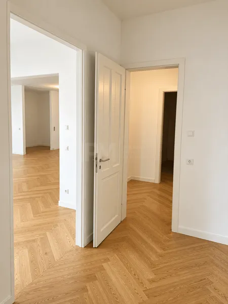 Historisch & Modern: Großzügige 2-zimmer-Wohnung im Denkmal in Berlin-Mitte — photo 1